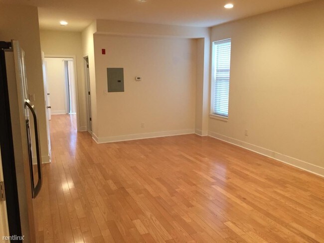 Building Photo - 1 br, 1 bath Apartment - 1612 South Street
