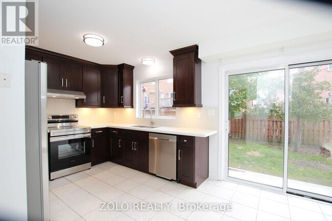 Building Photo - 226 Equator Crescent