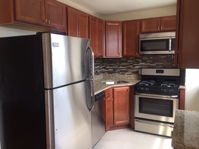 Foto principal - 6515 Boulevard E