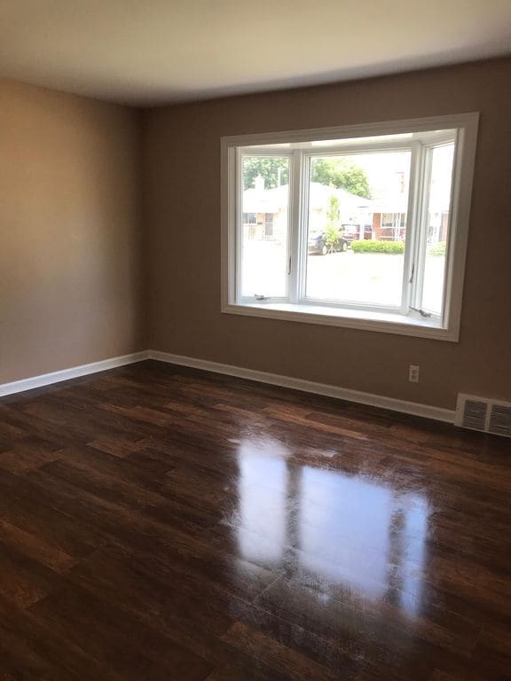 Living Room - 23334 Deziel St