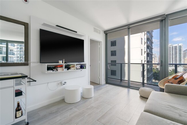 Foto del edificio - 55 SW 9th St