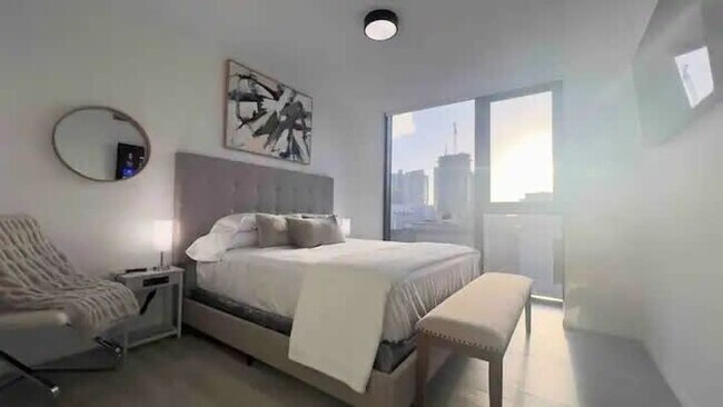 Foto del edificio - 505 W 7th St