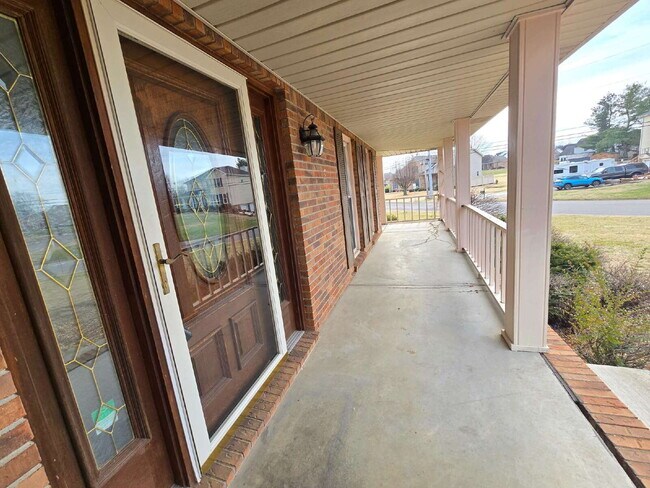 Foto del edificio - 991 Haggard Dr