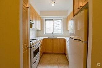 Building Photo - The Regency