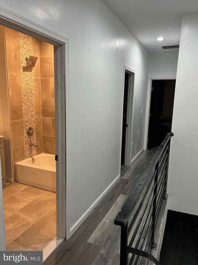 Foto del edificio - 2207 Penrose Ave