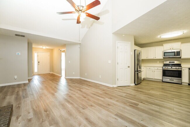 Foto del edificio - 205 Lassiter Dr