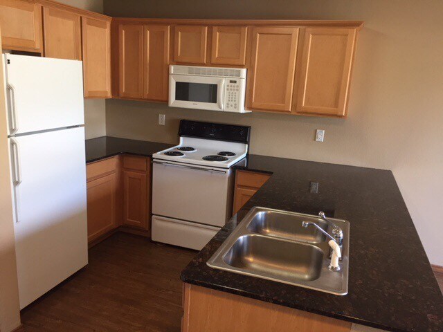 Building Photo - 112-114 Elm Creek Dr