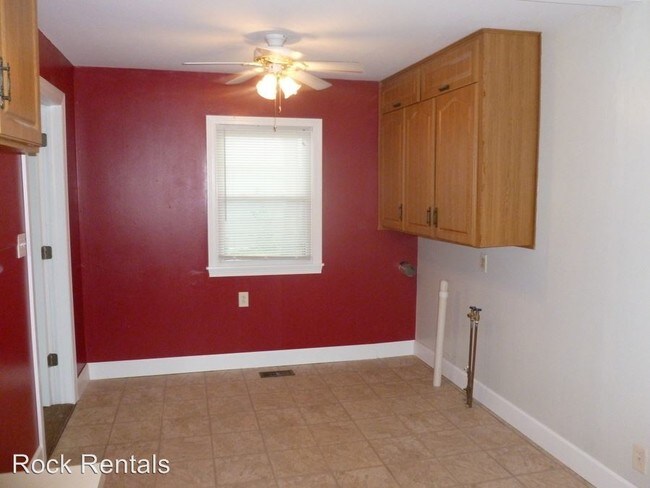 Building Photo - 3 br, 1 bath House - 1801 Carey Blvd