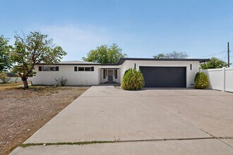 Building Photo - 824 Ortega Rd NW