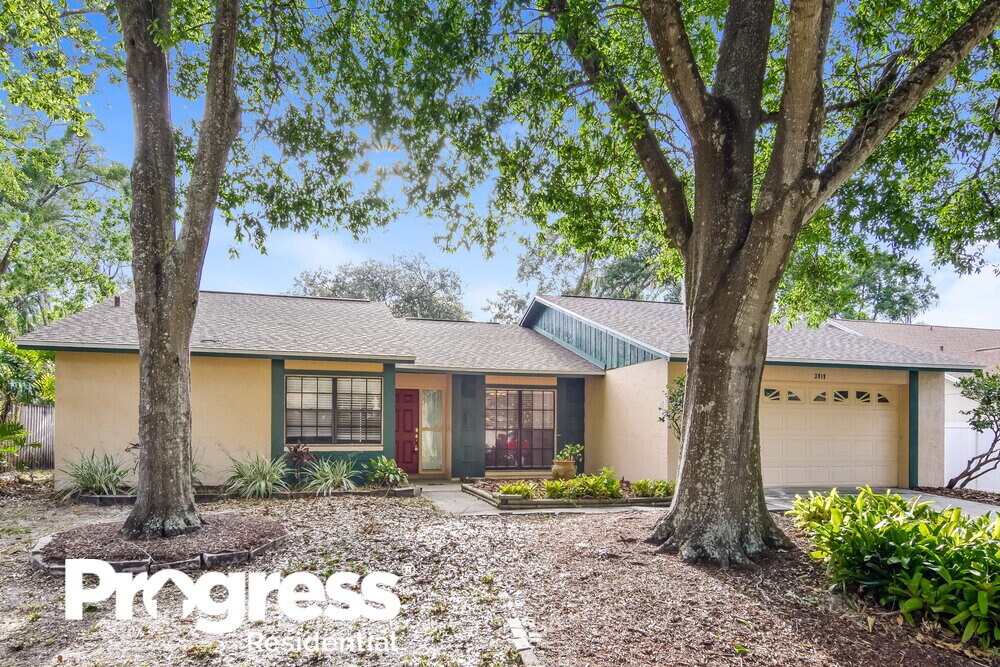 Primary Photo - 3819 Cloverhill Ct