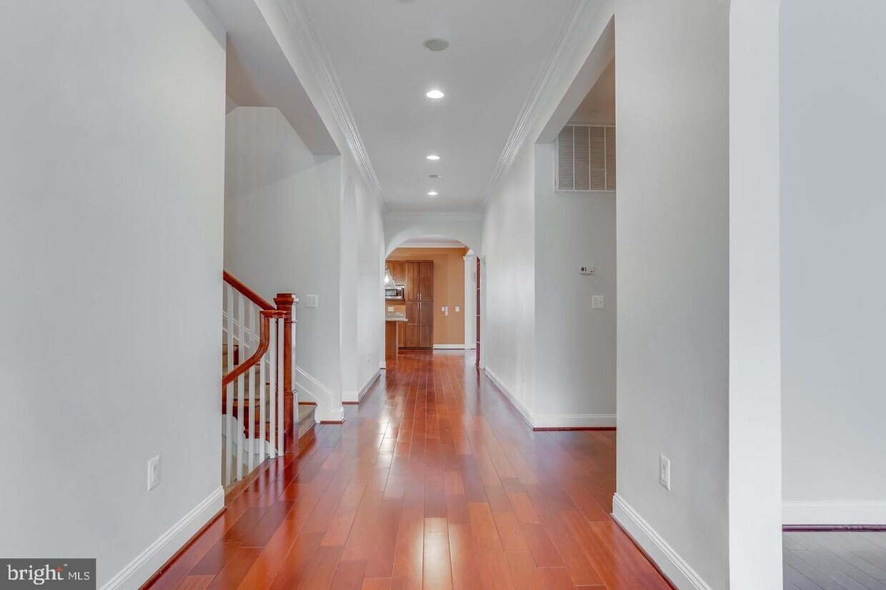 916 N Cleveland St, Arlington, VA 22201 House Rental in Arlington, VA