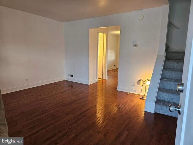 Foto del edificio - 803 Jeannette Ave