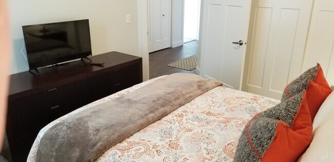 Invitado 1 - 1043 S 500 E