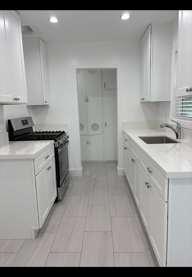 Foto del edificio - 306 W Adams Ave