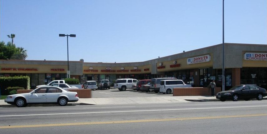 Main Photo - 12500 Vanowen St