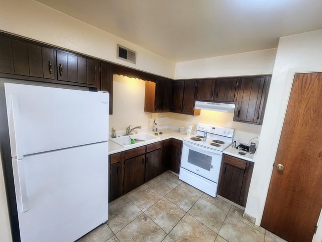 Foto del edificio - 1041 N Mesa Dr