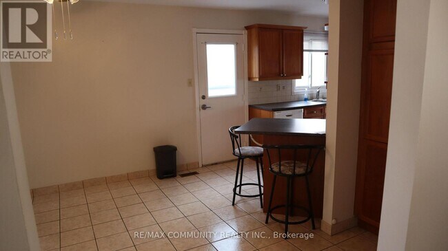 Building Photo - 172 Bellamy Rd N