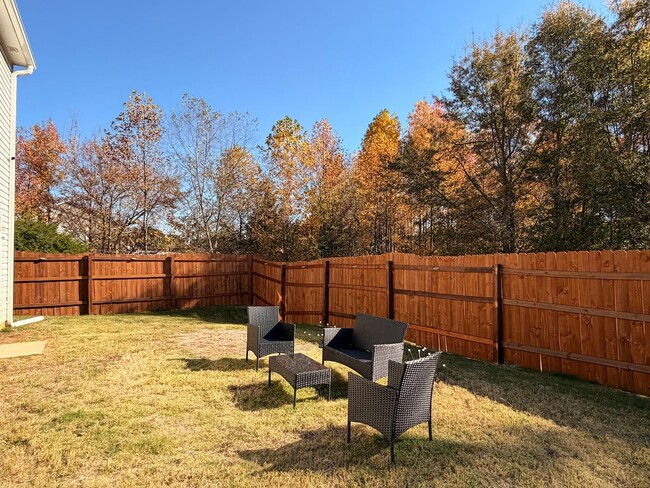 Foto del edificio - 301 Long Grove Ln