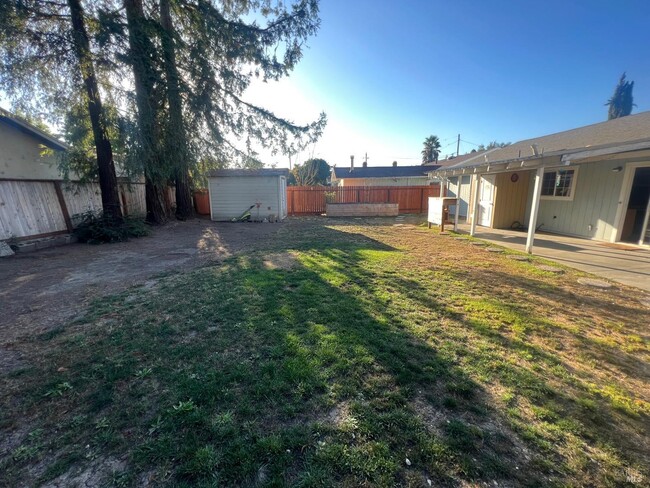 Building Photo - 2480 Pawnee St