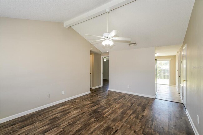 Foto del edificio - 6805 Matilda Ct