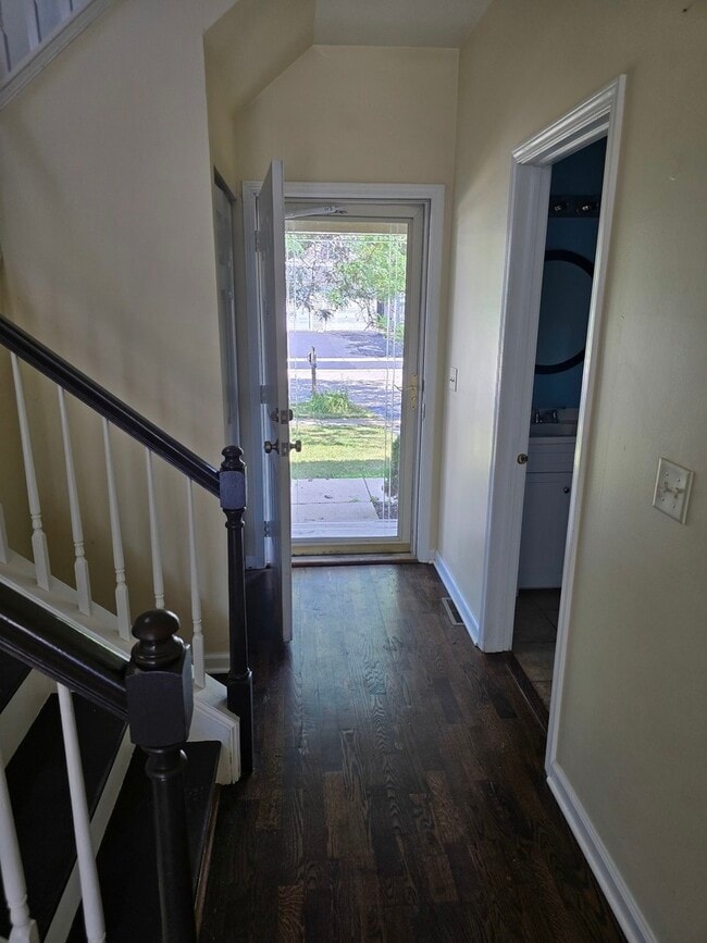 Building Photo - 14030 Danbury Dr