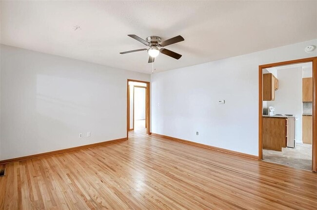 Building Photo - 415 Hillcrest Ave