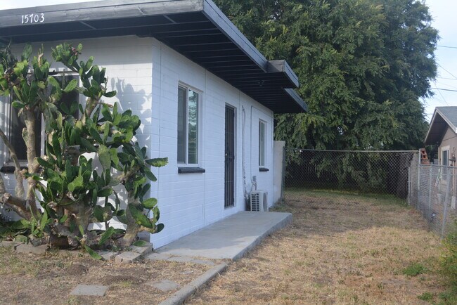 Foto del edificio - 15703 Palo Alto Ave