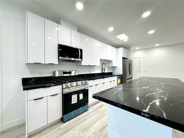 Building Photo - 6255 Woodman Ave