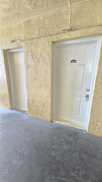 Foto principal - 3700 NW 21st St