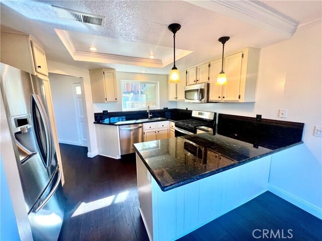 Primary Photo - 70 Meadowood