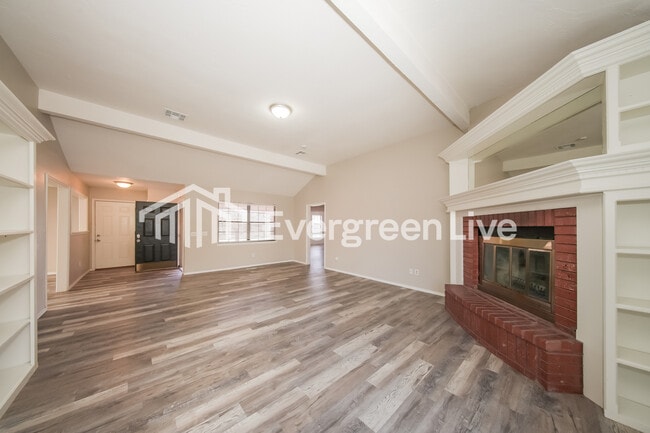 Foto del edificio - 11901 Blue Moon Ave