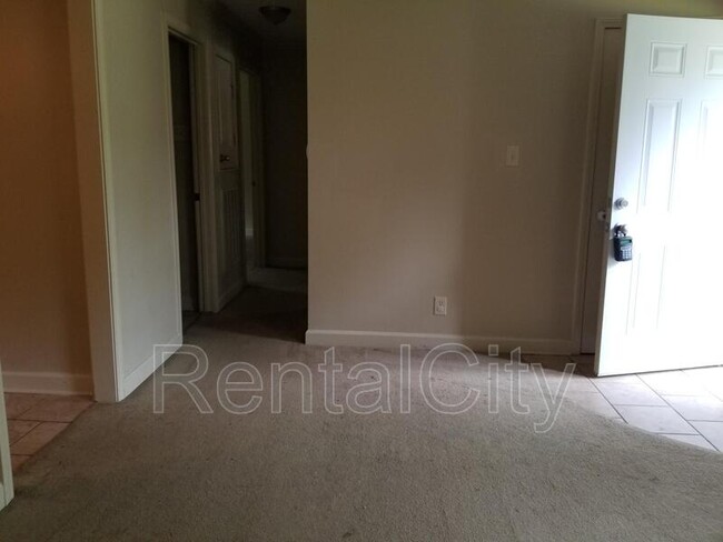 Foto del edificio - 948 Bear Creek Rd