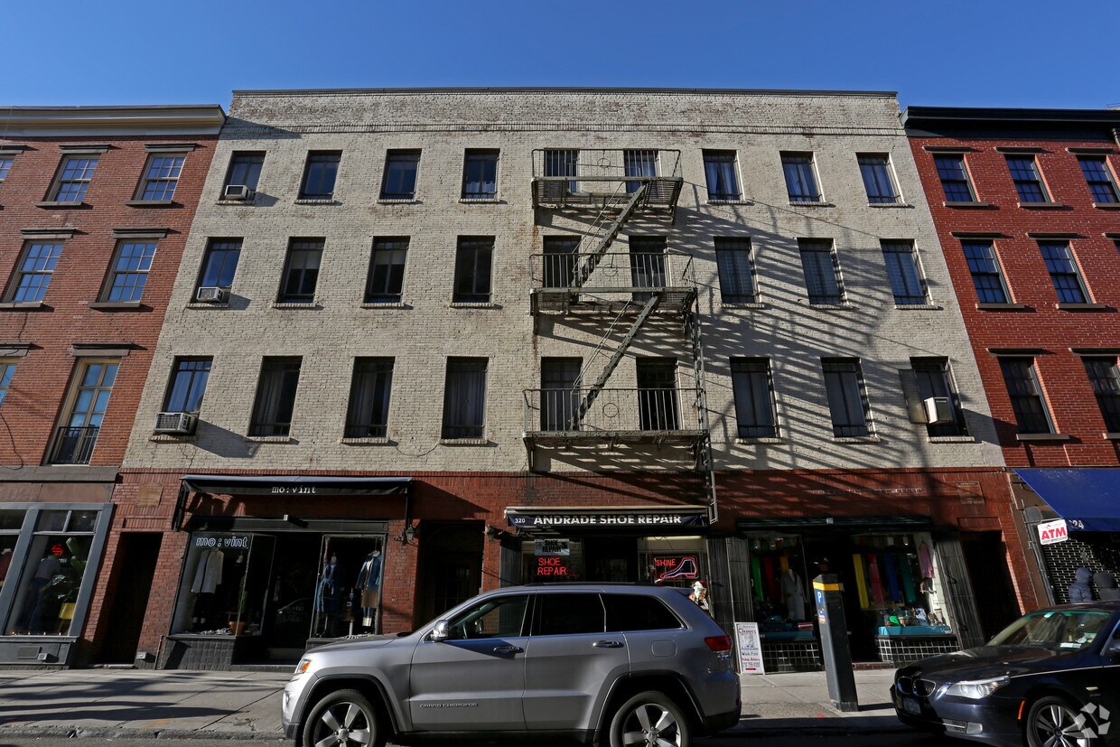 Foto del edificio - 318-322 Bleecker St