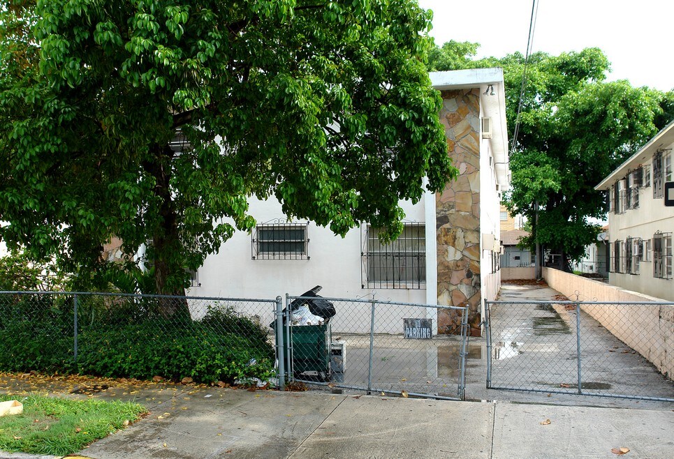 Primary Photo - Arnold House Apartments