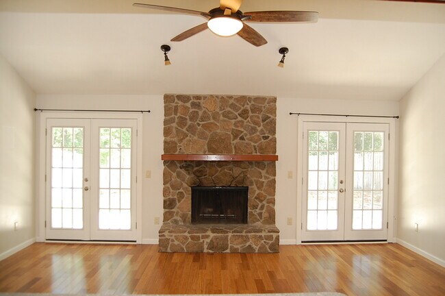 Foto del edificio - 10515 Anchorage Cove Ln