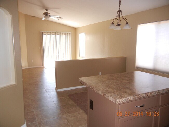 Building Photo - 8901 N Misty Brook Dr