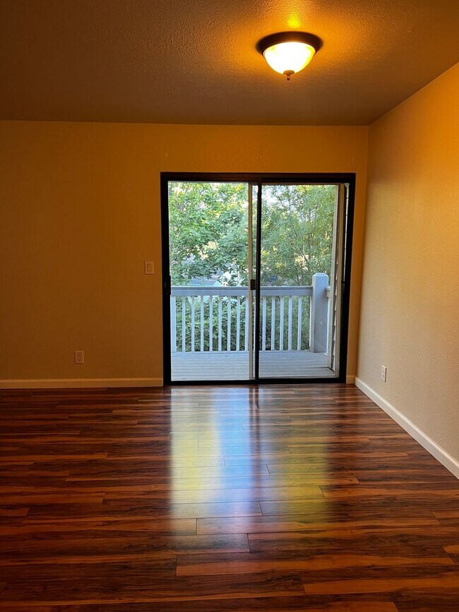 Foto del edificio - Jackson Townhome