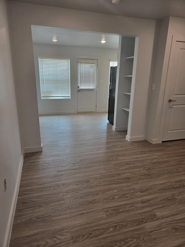 Building Photo - Sabine Apartments