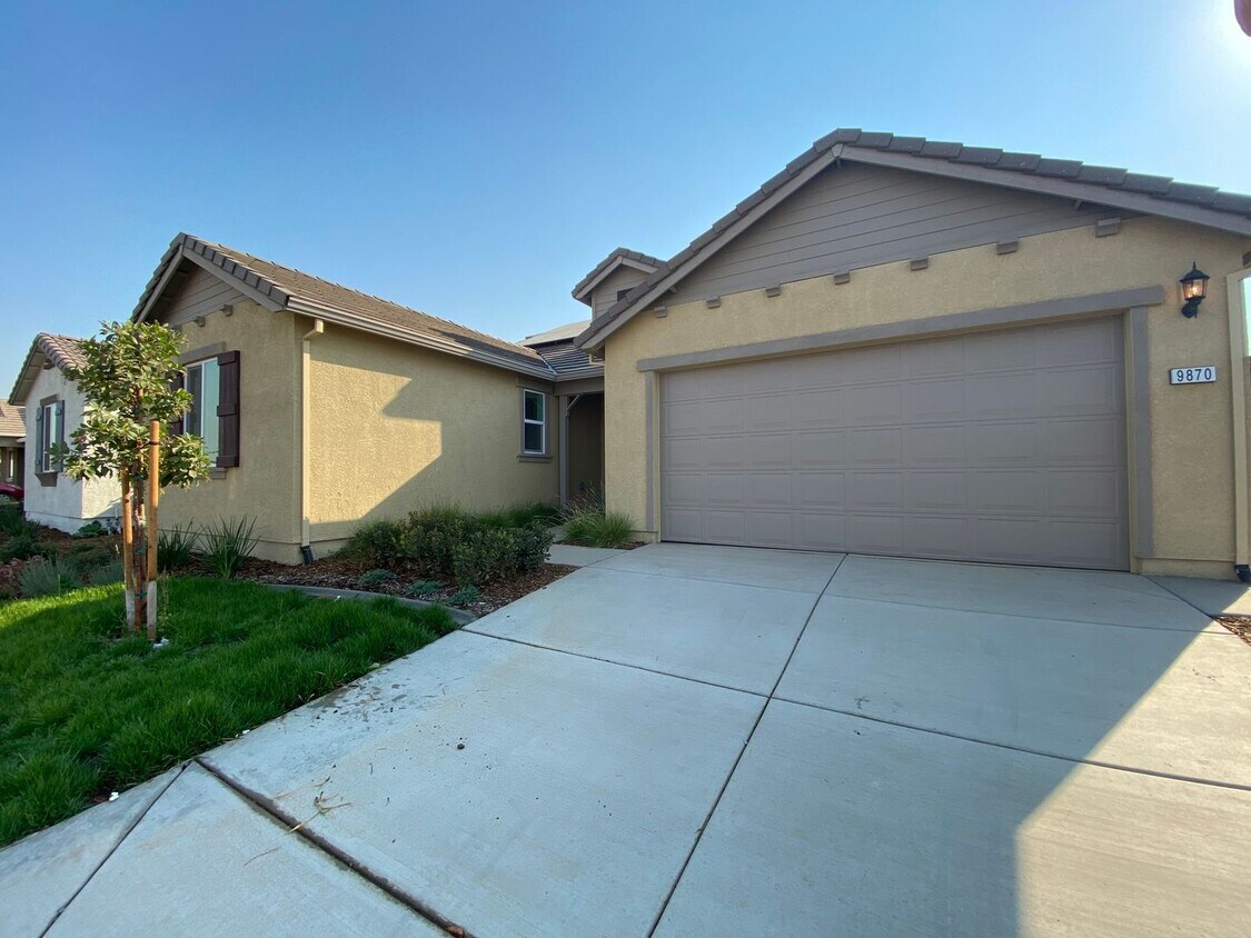 Primary Photo - Newer Taylor Morrison Home