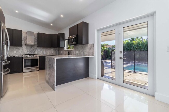 Foto del edificio - 9978 SW 152nd Terrace