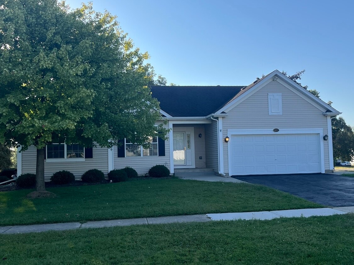 Primary Photo - 631 Ridgewood Dr