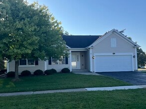 Building Photo - 631 Ridgewood Dr