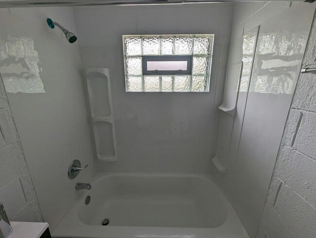 Building Photo - 1211 N Driver St