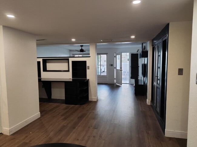Foto del edificio - 320 Lakeview St