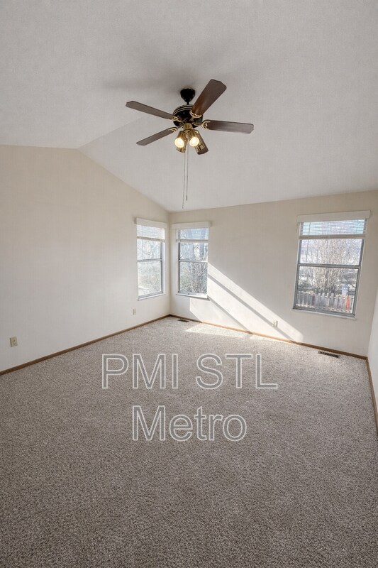 Building Photo - 3865 Kentucky Derby Dr