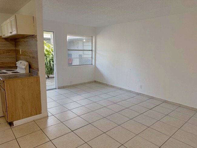 Photo - 6151 Eaton St (Hollywood, FL) Apartment