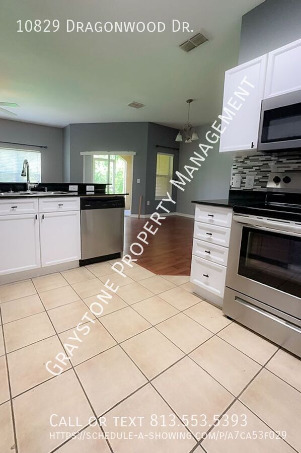 Foto del edificio - 10829 Dragonwood Dr