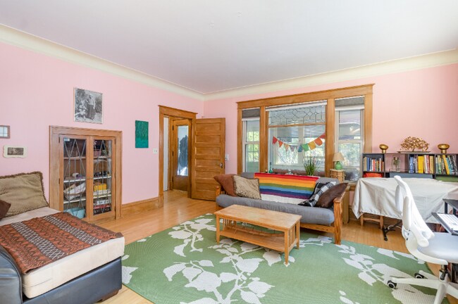 Foto del edificio - 3044 12th Ave S