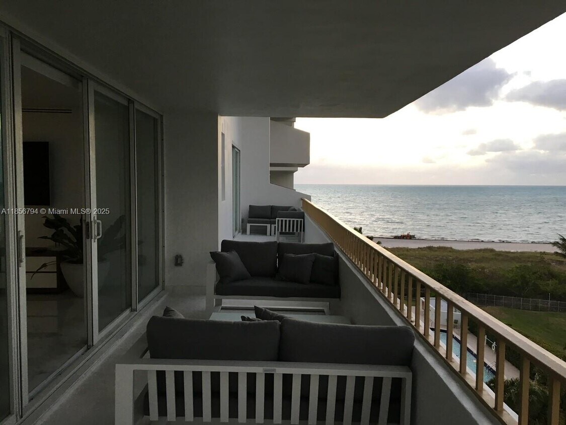 Foto principal - 177 Ocean Ln Dr