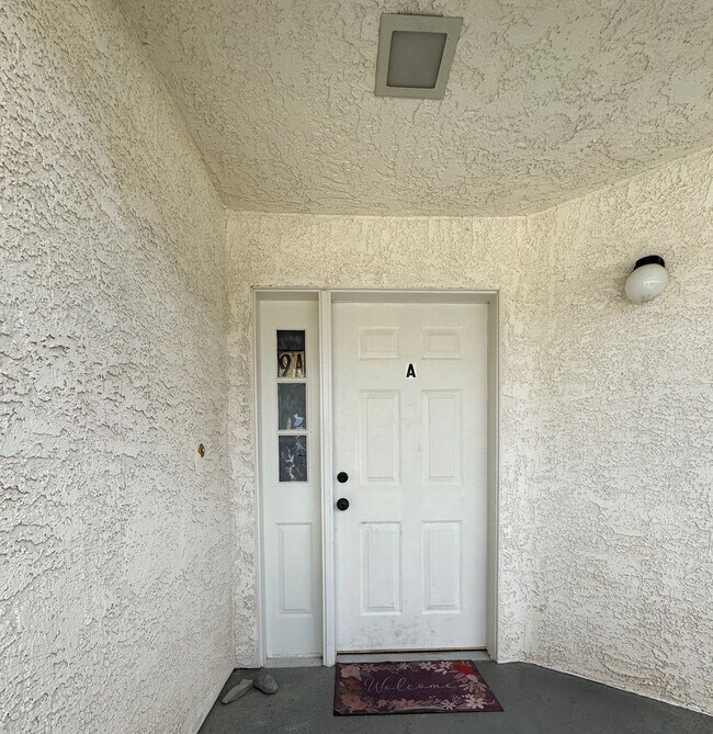 Foto del edificio - 3-Bedroom Condo with Spectacular Views in Riverview Bluffs